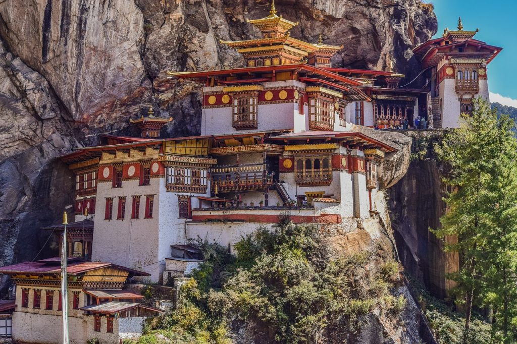 tigers nest monastery bhutan pixabay